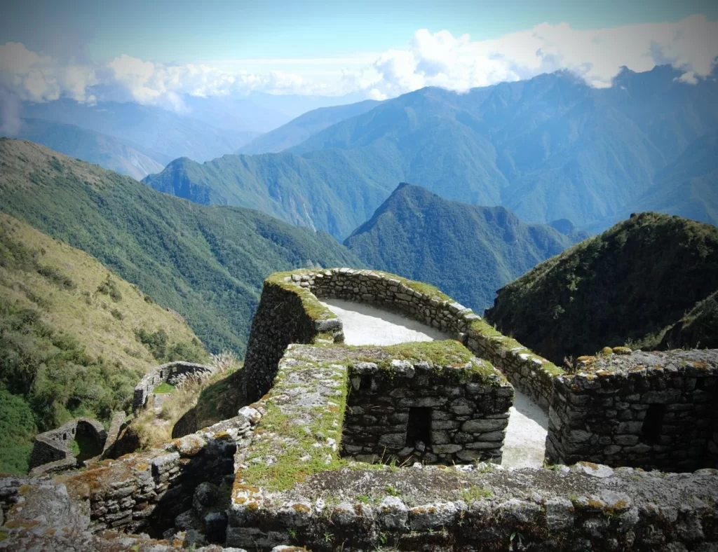 Phuyupatamarca camino inca WEB - Lugares que recorre el Camino Inca, lugares que recorre el camino inca