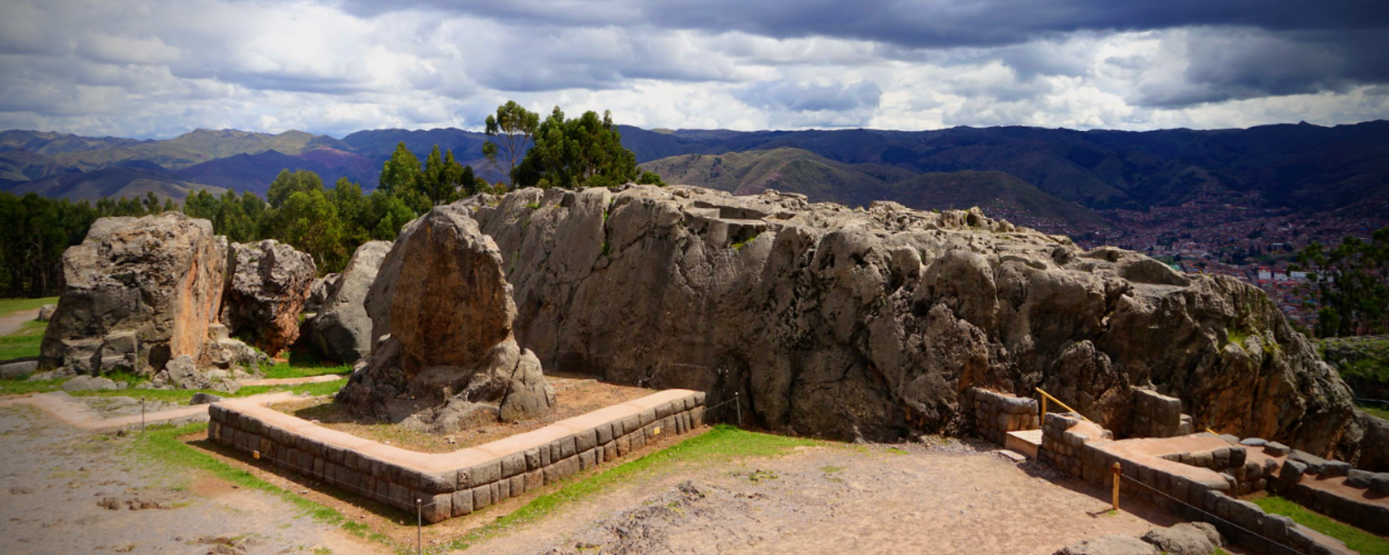 Complejo Arqueológico De Qenqo En Cusco Illapa 2023