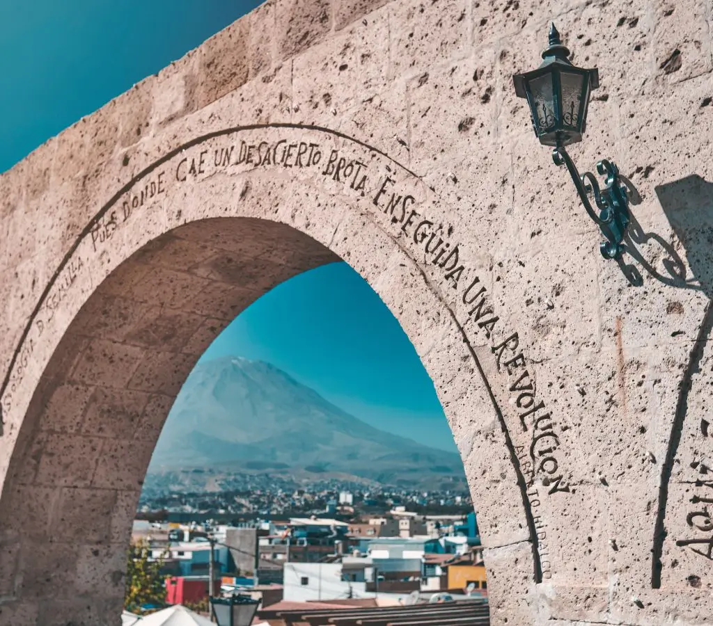 Frases de poetas arequipenos - Mirante de Yanahuara em Arequipa