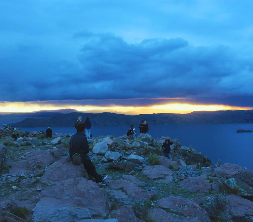 Vista del atardecer Lago Titicaca