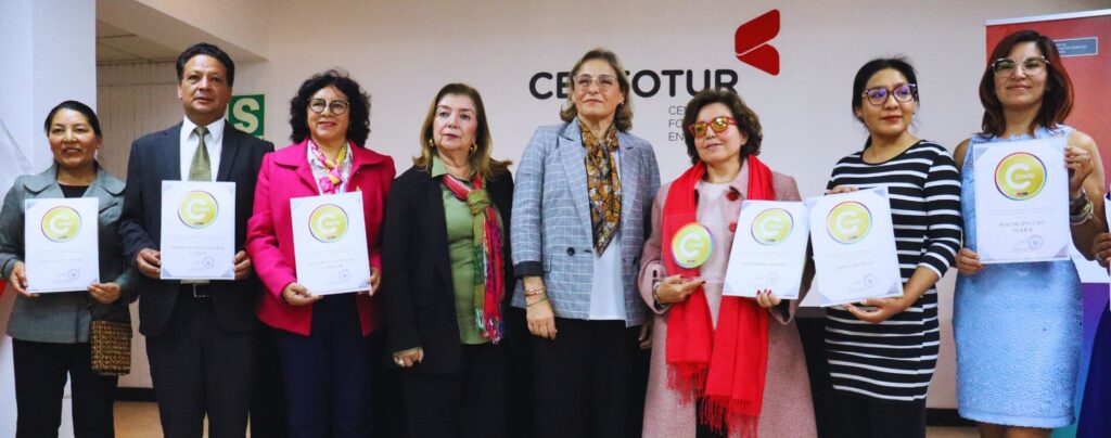 Illapa Culturas Andinas recibe reconocimiento de Buenas Prácticas por el Ministerio de Turismo