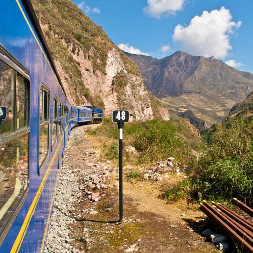 Viajar e tren a Machu Picchu