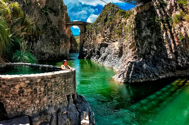Baños termales Chacapi