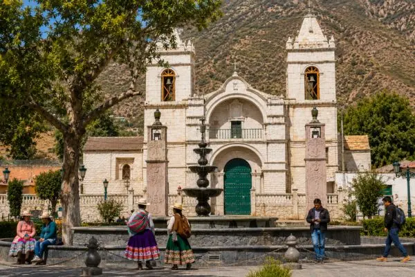 Iglesia de Chivay ubicada en la Plaza de Armas del Valle del Colca en Arequipa