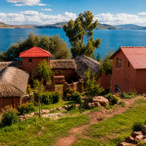 Península de Capachica: natureza, cultura viva e turismo de vivência no Lago Titicaca 1 pueblo rustico junto al lago