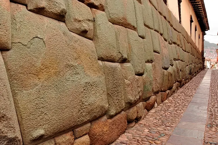 Calle Hatun Rumiyoc (Cusco)