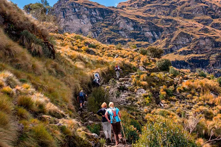 Hike to Yanama